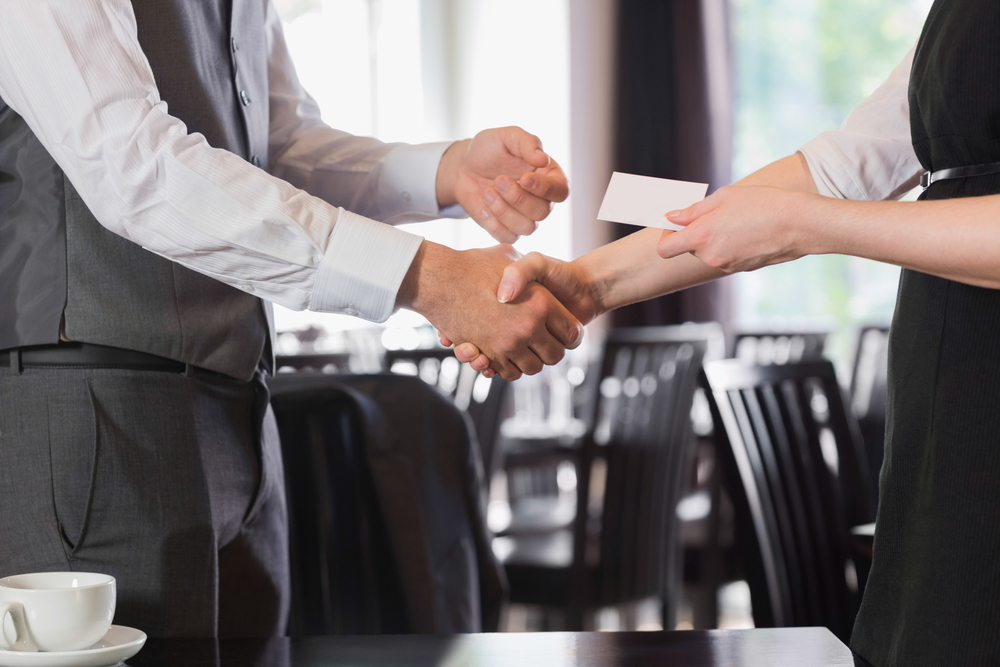 https://5565770.fs1.hubspotusercontent-na1.net/hubfs/5565770/Business%20people%20shaking%20hands%20after%20meeting%20and%20changing%20cards%20in%20restaurant.jpeg